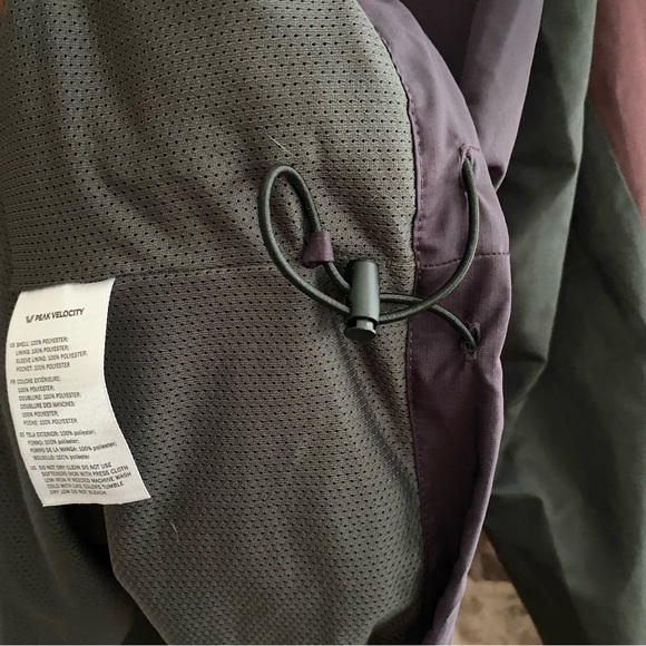 Peak Velocity • Zephyr Windbreaker Loose-Fit Anorak Jacket • Burgundy & Plum - Picture 9 of 11